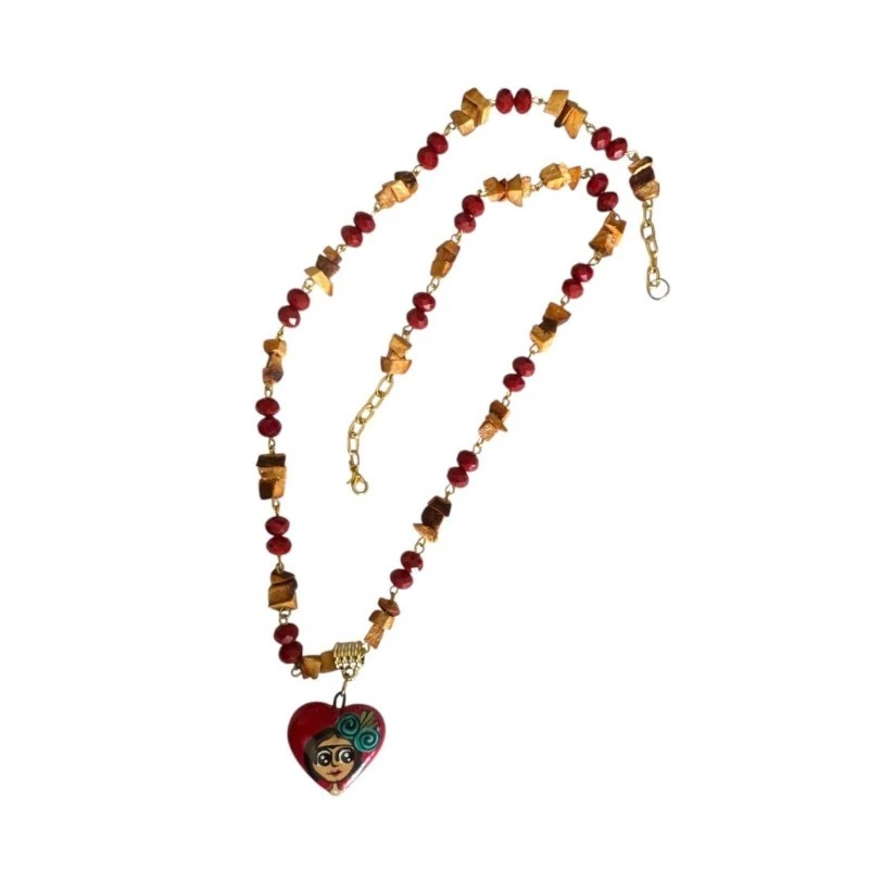 Collar con dije corazón rojo