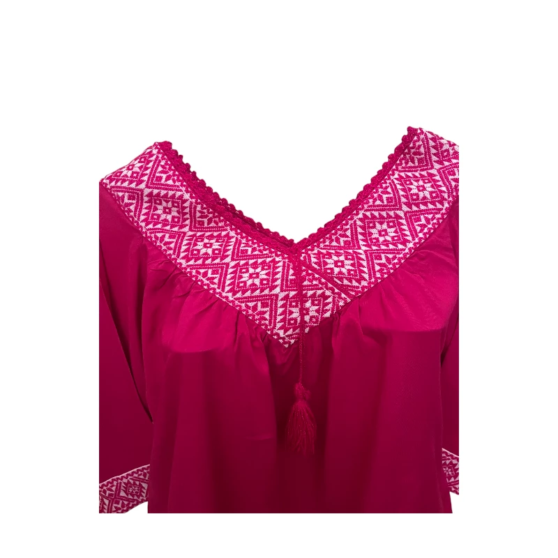 Blusa María fucsia bordada