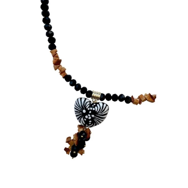 Collar talavera Dije corazón negro con racimo