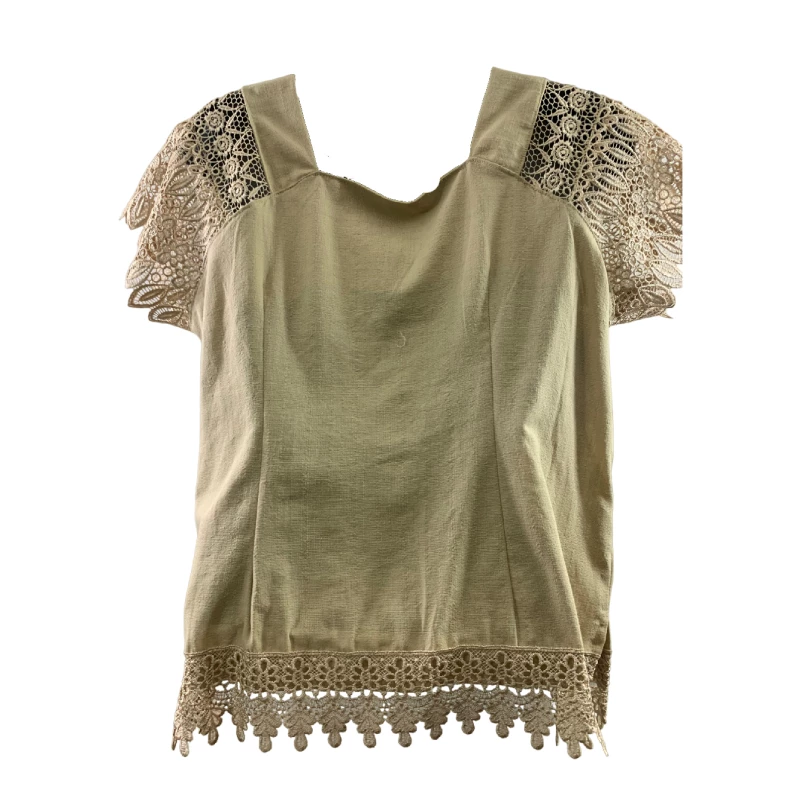 Blusa tapizada con mangas de encaje